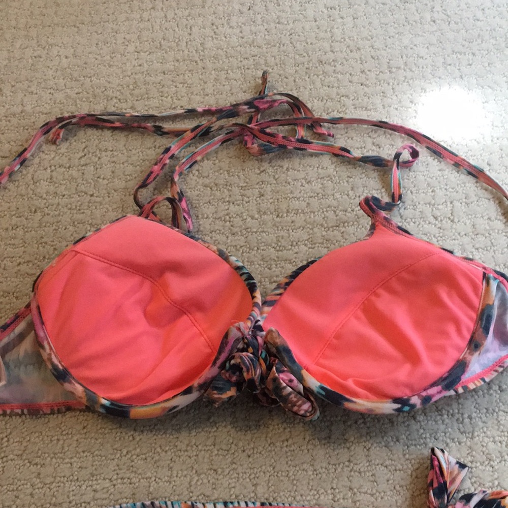 Bikini Set - Picture 6 of 12